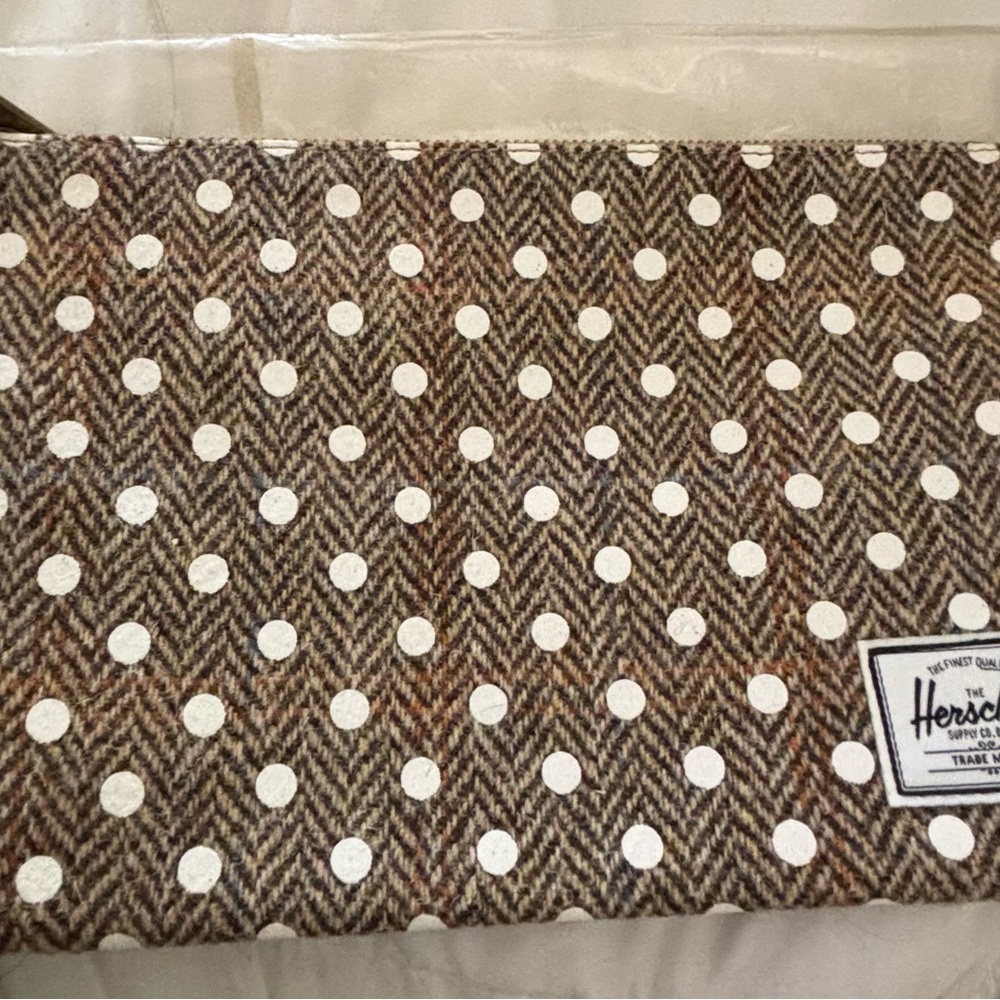 Herschel Network Pouch - Brown and White